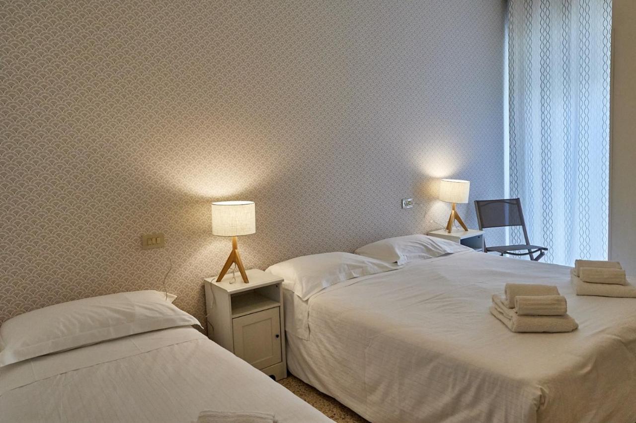 Hotel Spring Rimini Bagian luar foto