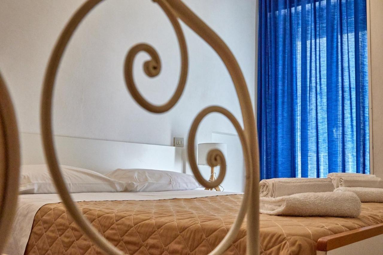 Hotel Spring Rimini Bagian luar foto