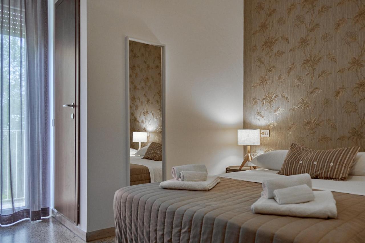Hotel Spring Rimini Bagian luar foto