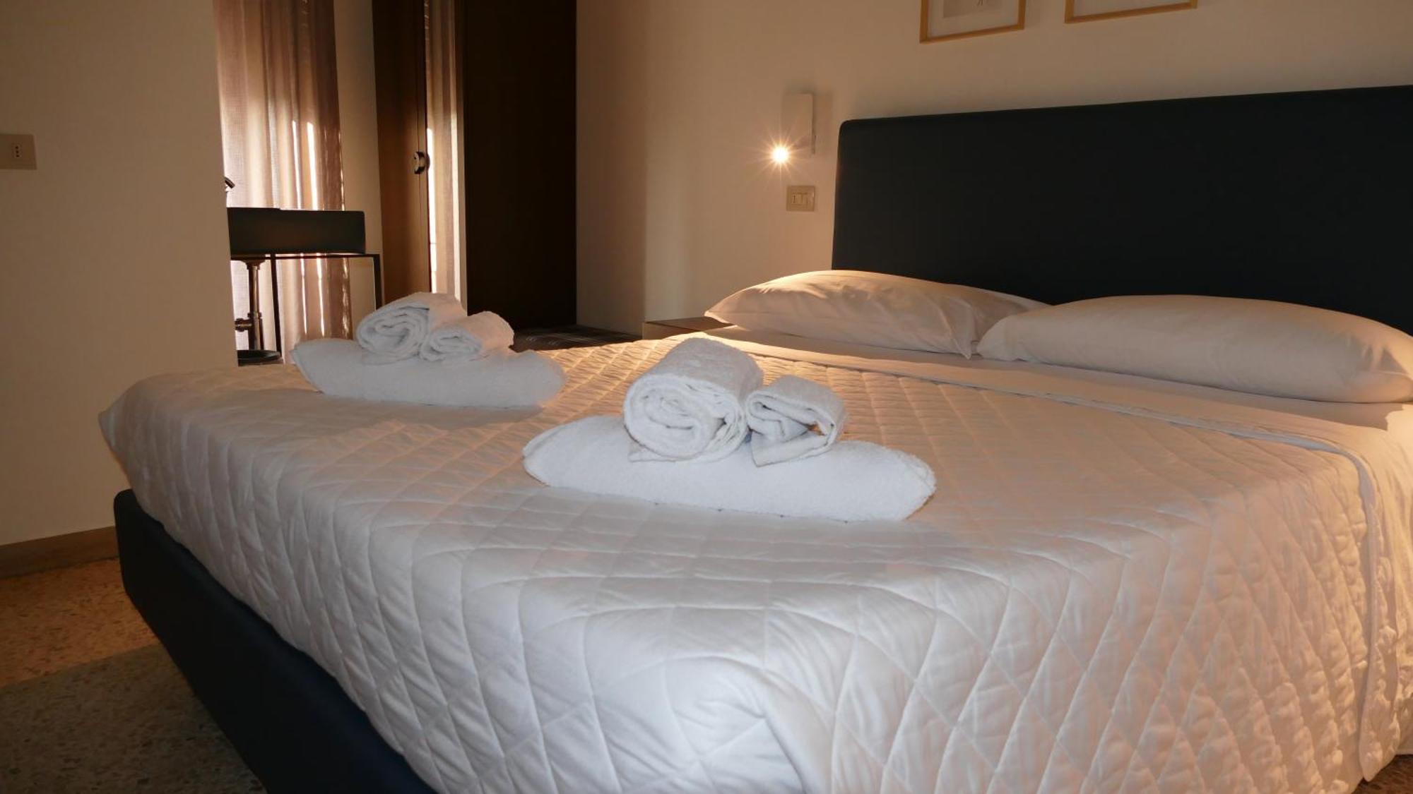 Hotel Spring Rimini Bagian luar foto
