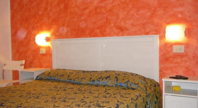Hotel Spring Rimini Bagian luar foto