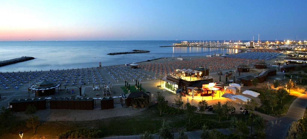 Hotel Spring Rimini Bagian luar foto
