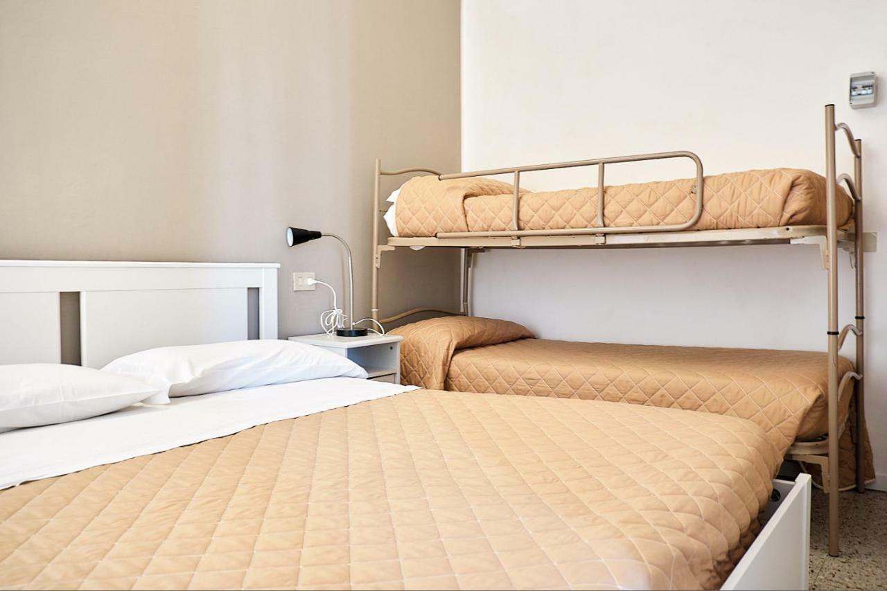 Hotel Spring Rimini Bagian luar foto